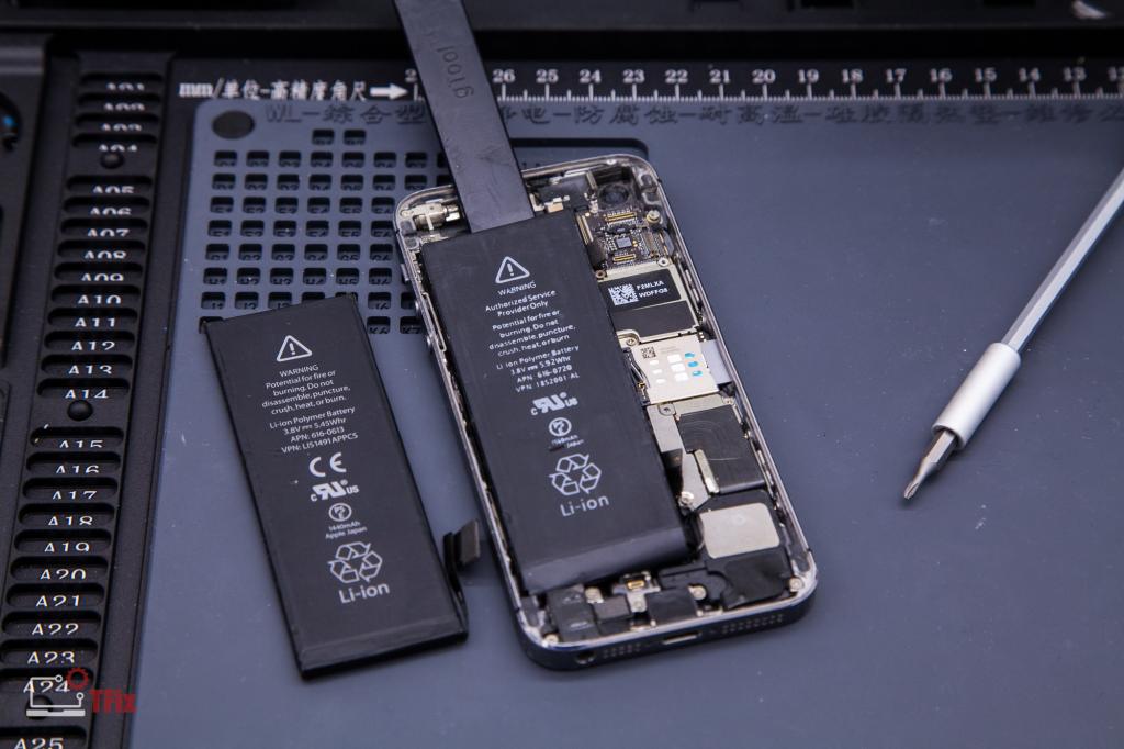 Батарея на телефон iPhone 5S